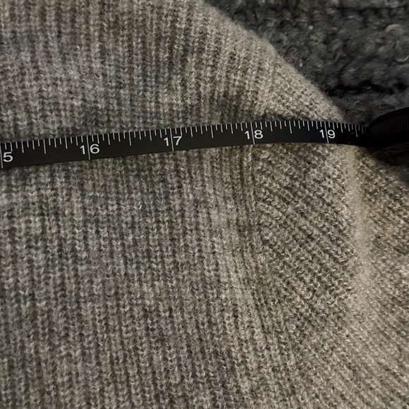 Alex Mill Jordan Sweater in Lightweight Cashmere - Picture 7 of 9